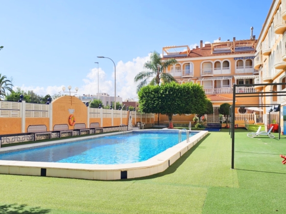 Town House for sale in Los Alcazares