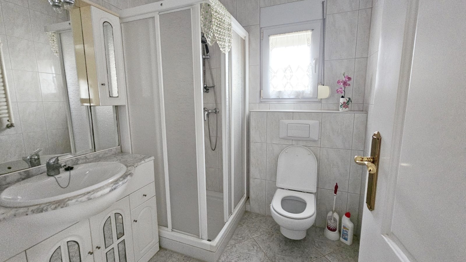 o_1jcr2fgia41kfkp1kck1527rp03b Villa in Los Alcazares, Murcia