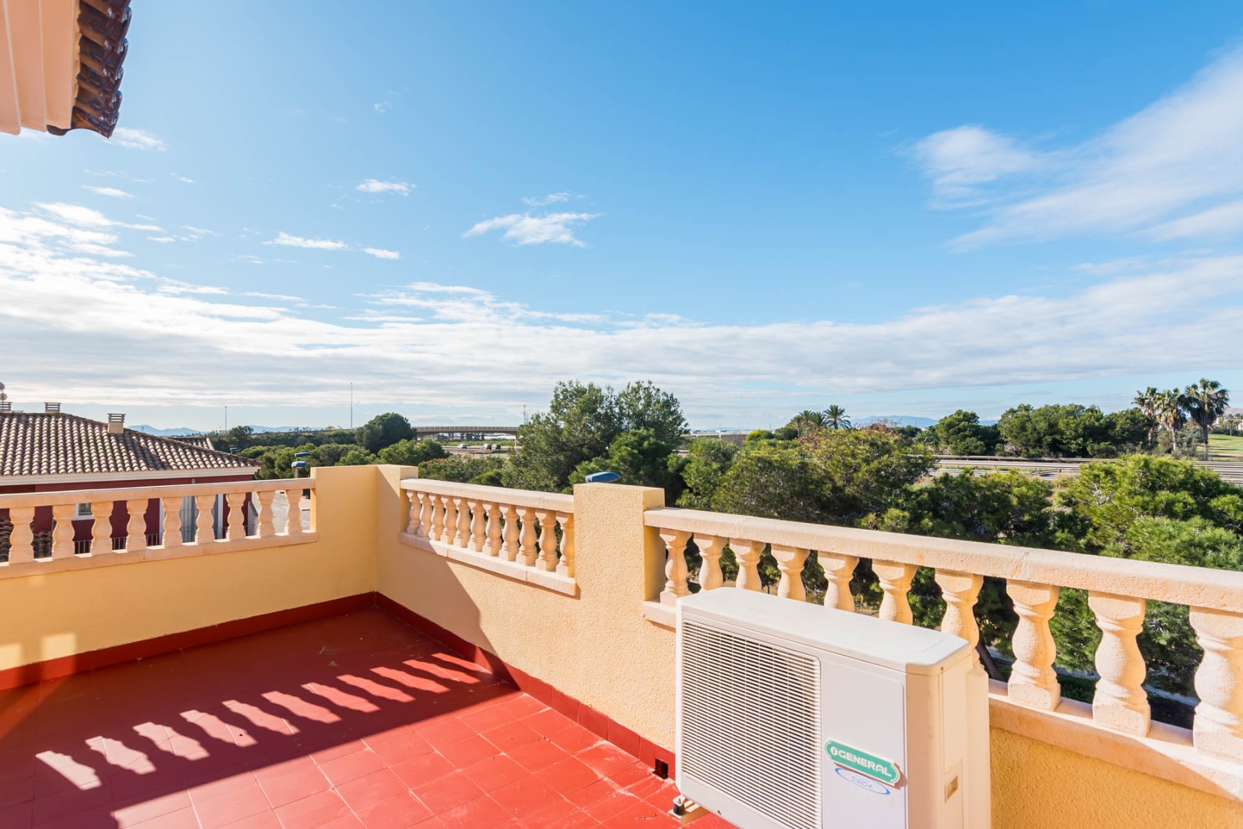 o_1jdv3oa96otfmc61b61u8314gg4j Town House in Los Alcazares, Murcia