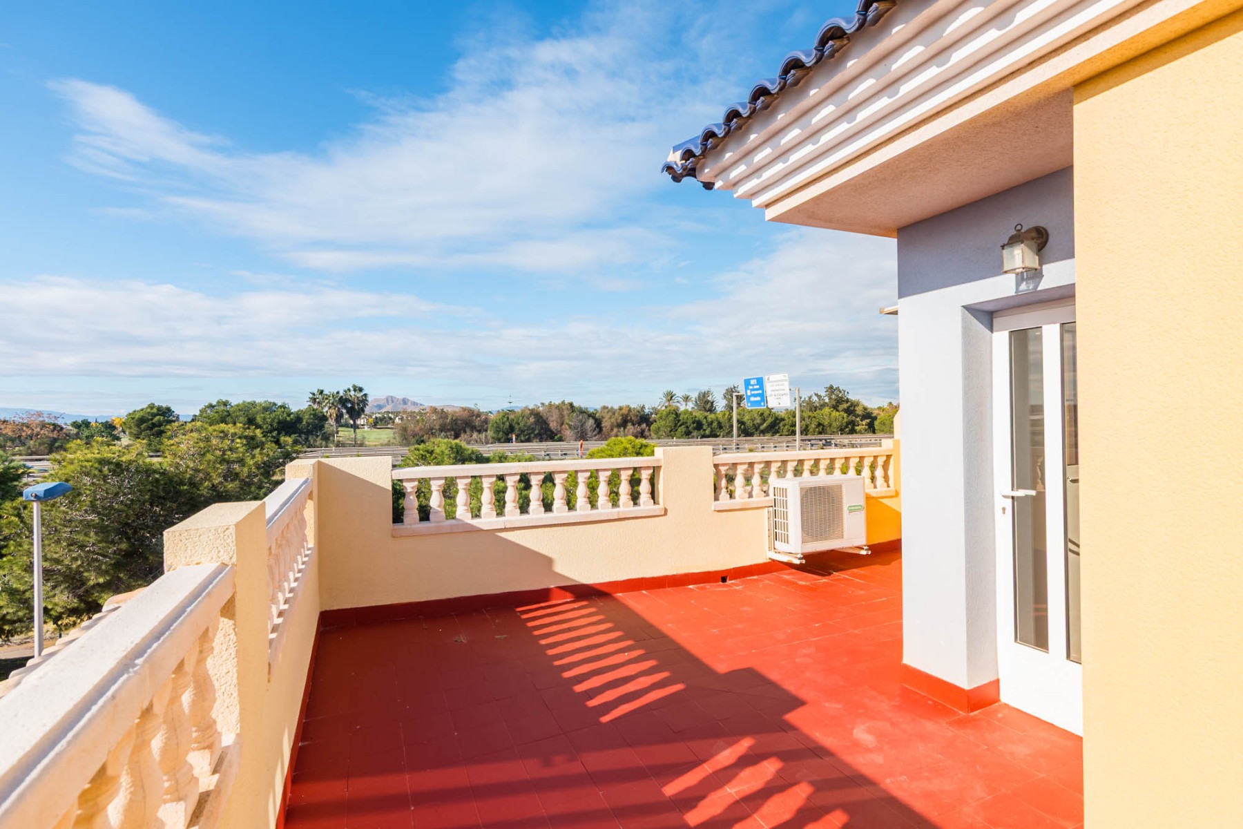 o_1jdv3oa96p84it51aqf11oqesi4f Town House in Los Alcazares, Murcia
