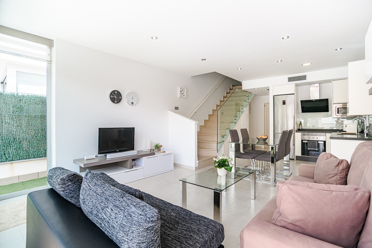 1200