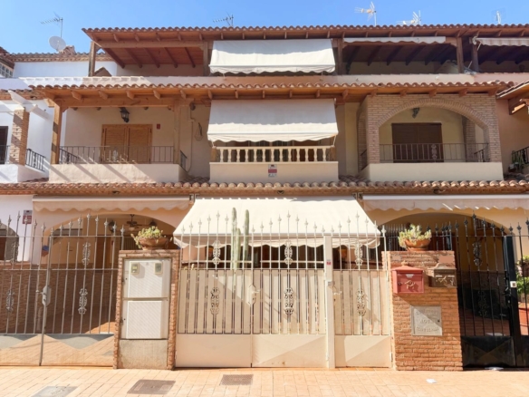 Town House for sale in Los Alcazares