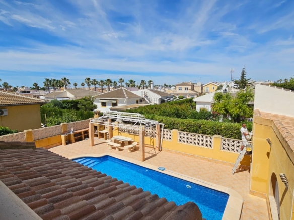 Villa for sale in Los Alcazares