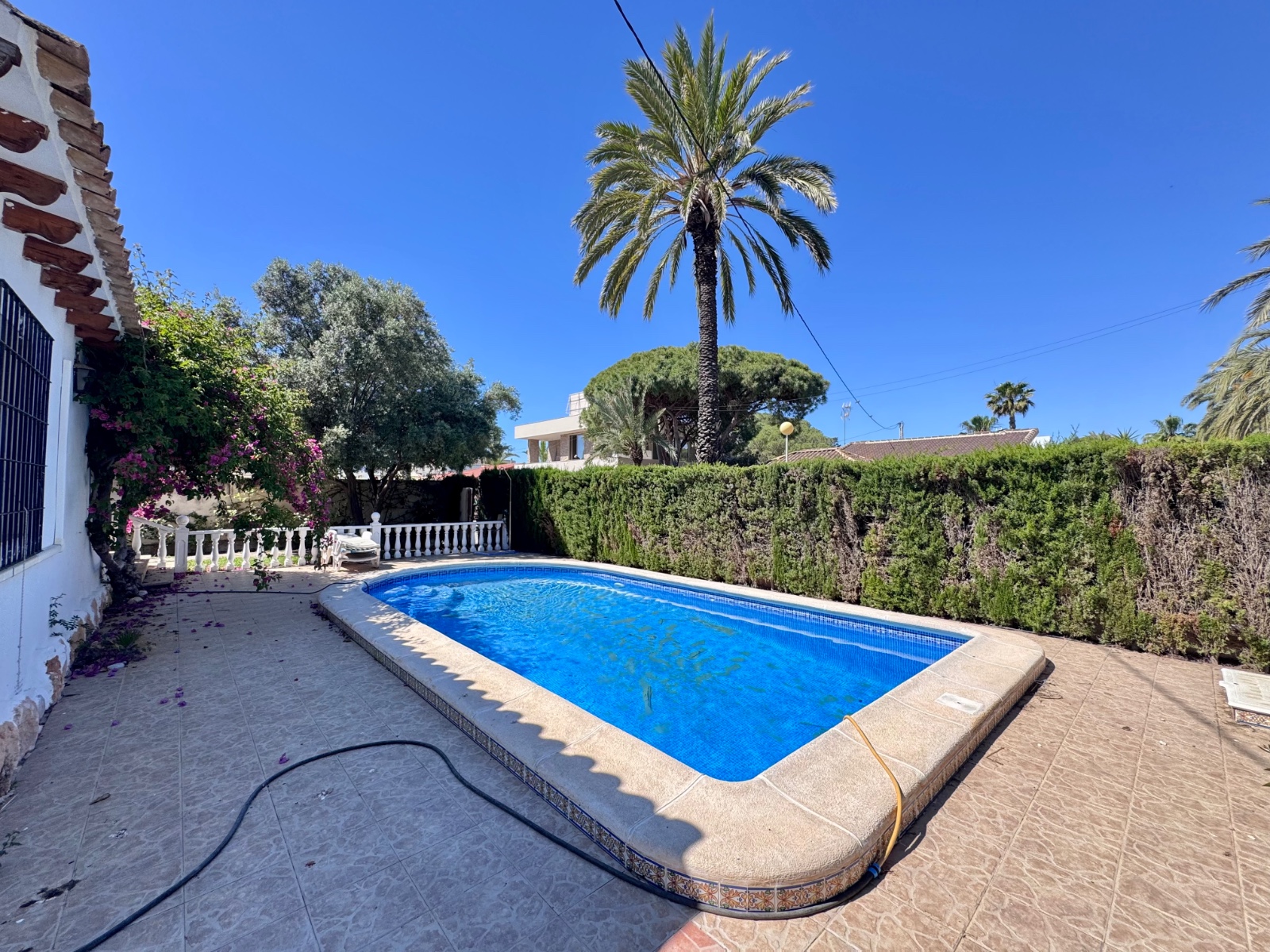 o_1jpg9cshq1die1fblk3q1ptd1uei2m Villa in Orihuela Costa, Alicante