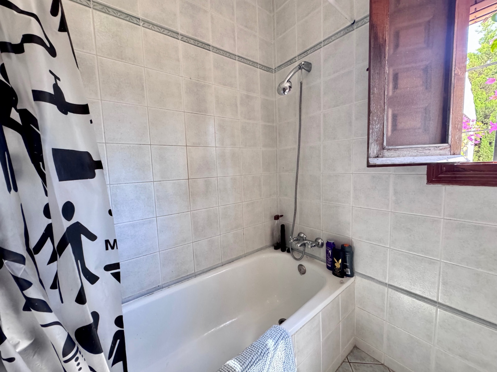 o_1jpg9cshq1n7v1ugn4s28bqg6b34 Villa in Orihuela Costa, Alicante
