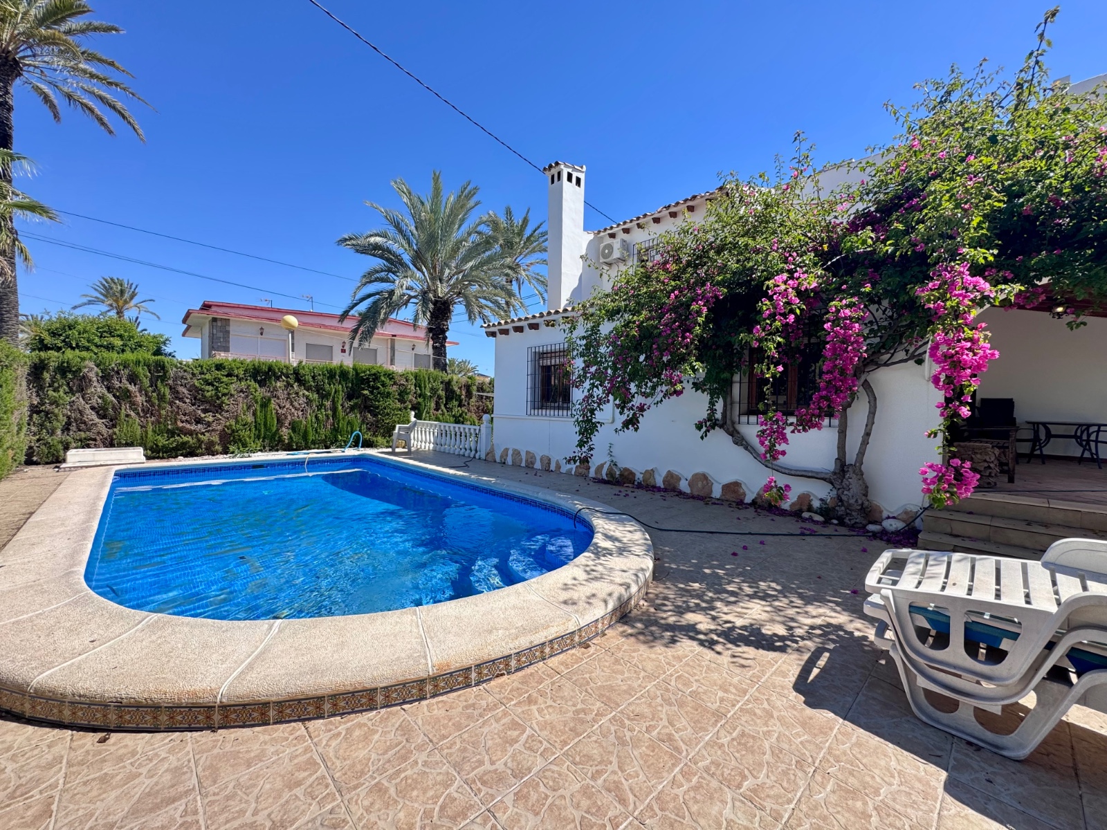o_1jpg9cshq7tp1bg81v9i140pta82p Villa in Orihuela Costa, Alicante