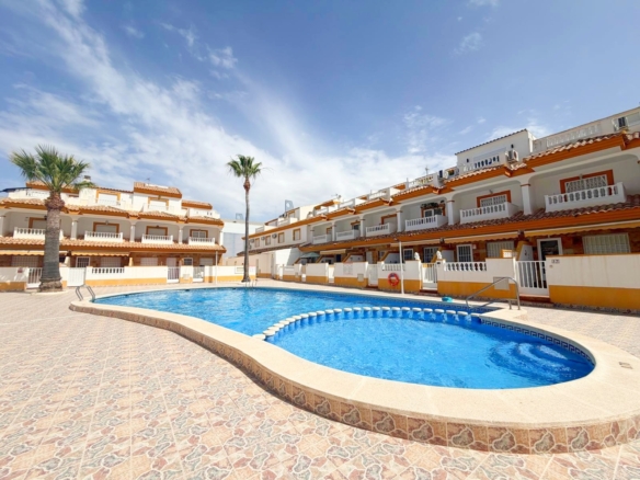 Villa for sale in Los Alcazares