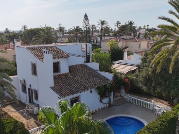 Villa for sale in Cabo Roig