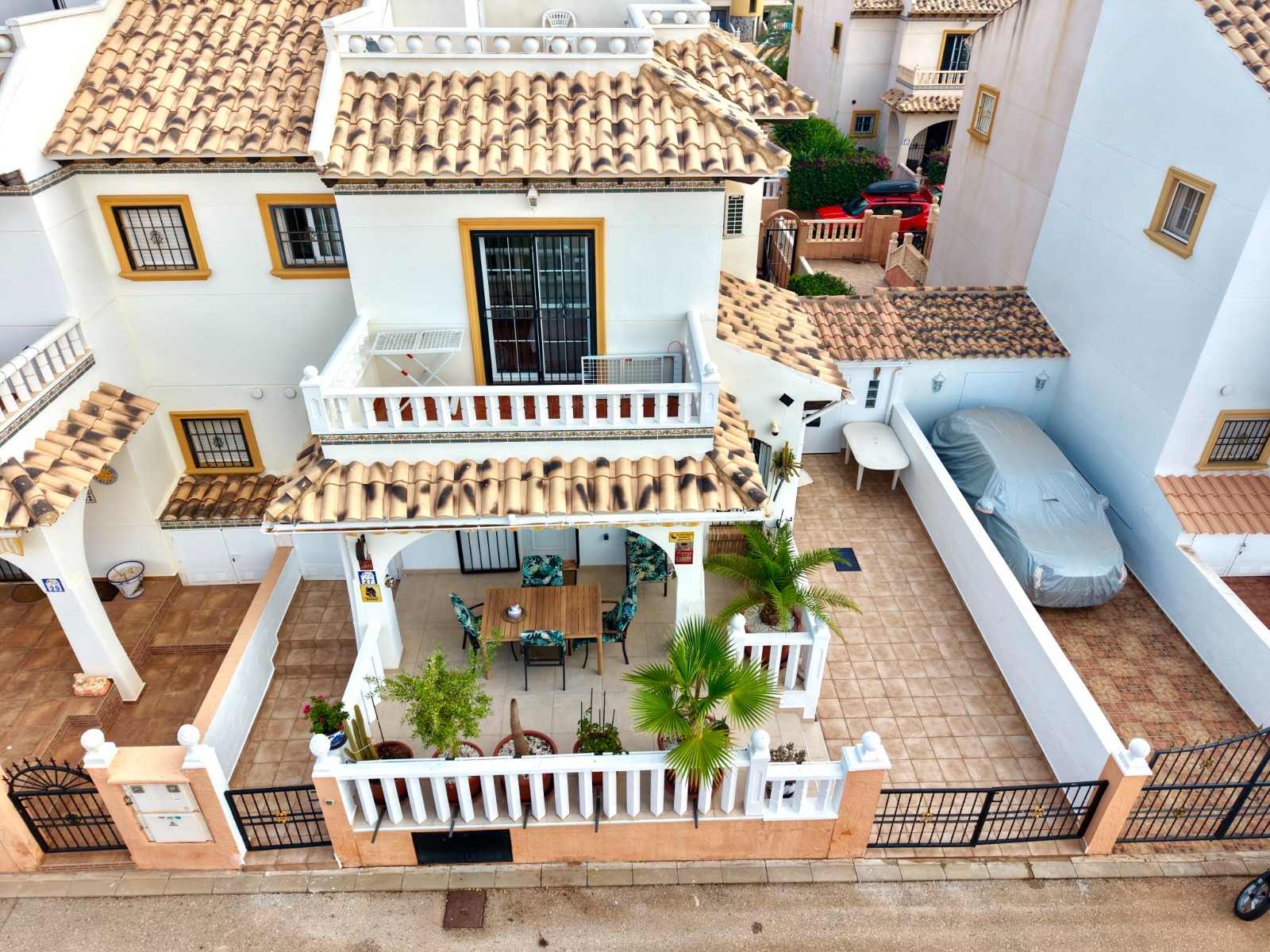 o_1jv3i2ggf18bt1dot155l17e1no53g Town House in Cabo Roig, Alicante