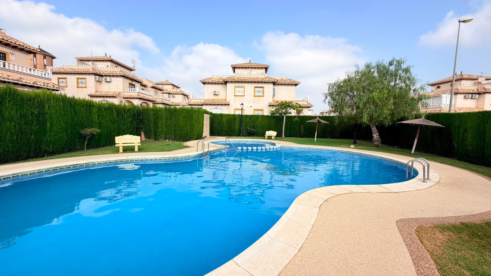 o_1jv3i2ggf1sfanan115618b5ib72r Town House in Cabo Roig, Alicante
