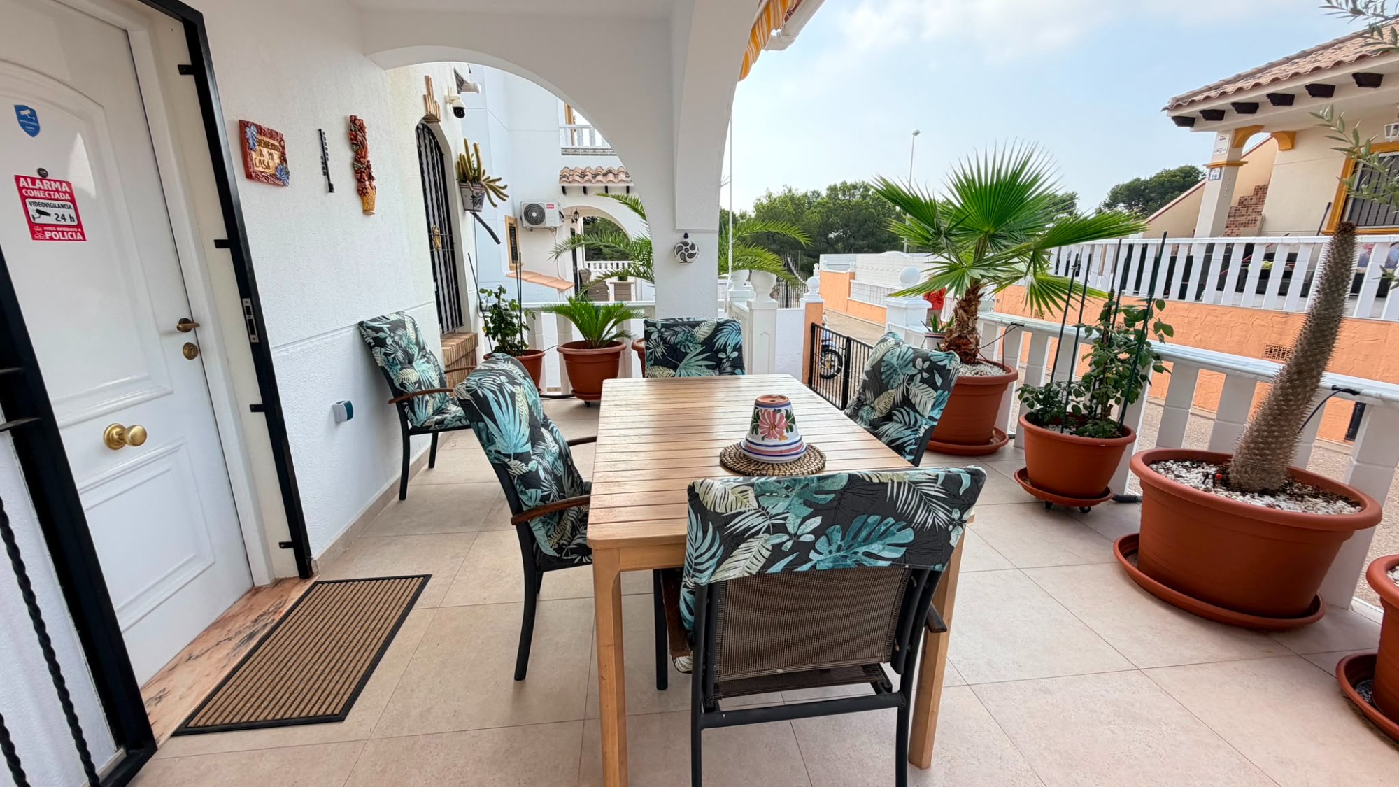o_1jv3i2ggffi4npc10qd18i053236 Town House in Cabo Roig, Alicante