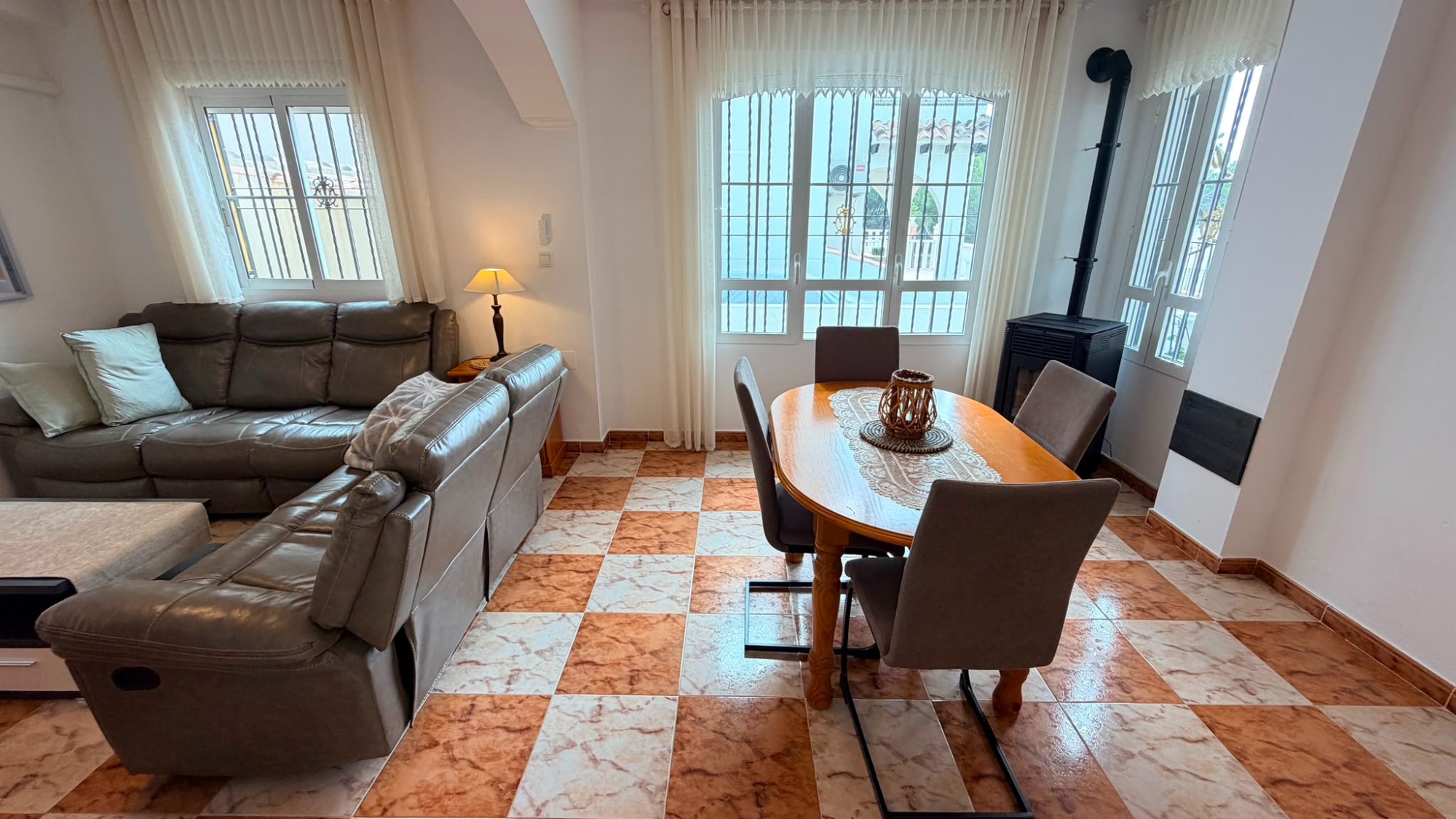 o_1jv3i2ggfg721it3alt173h6vh34 Town House in Cabo Roig, Alicante