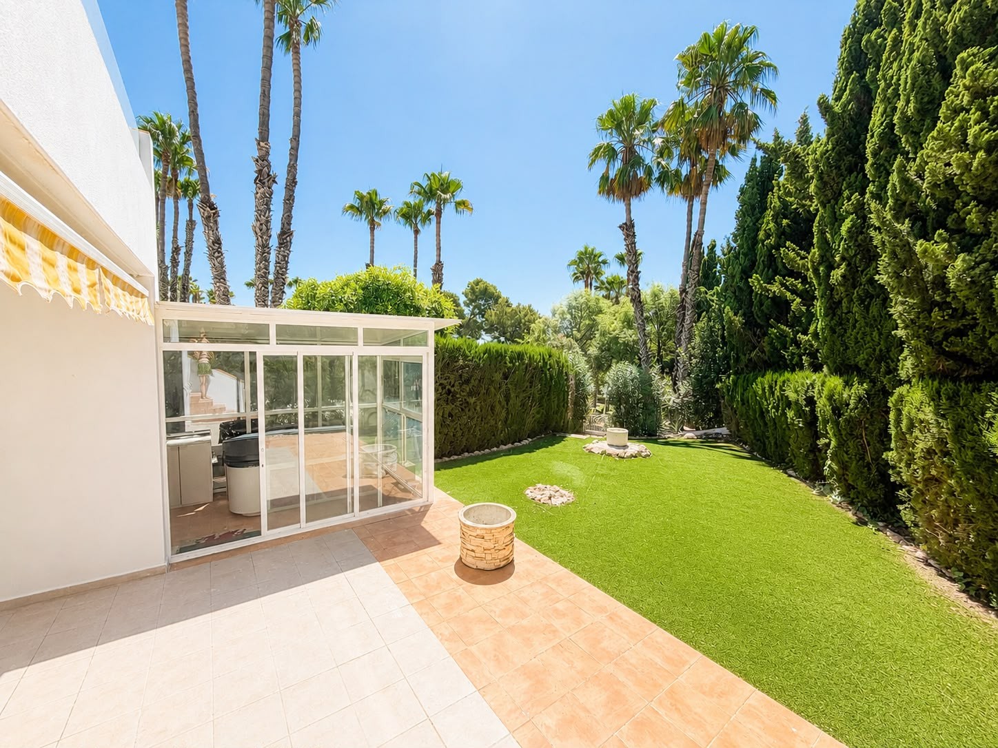 o_1jv8j38d01cis1rga1t2jcfno4t3d Villa in Villamartin, Alicante