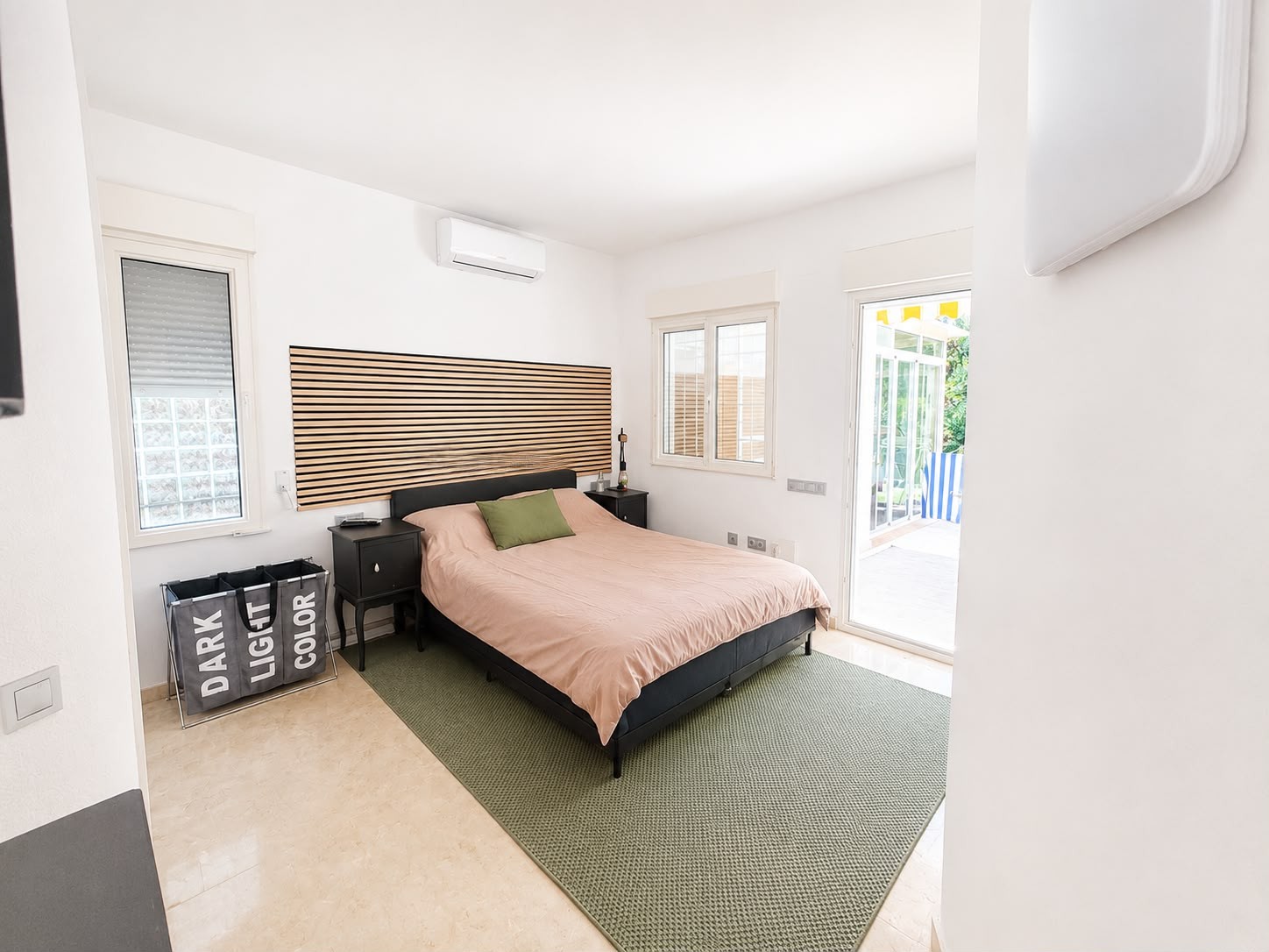 o_1jv8j38d01lqslst5ja1c8oisv35 Villa in Villamartin, Alicante