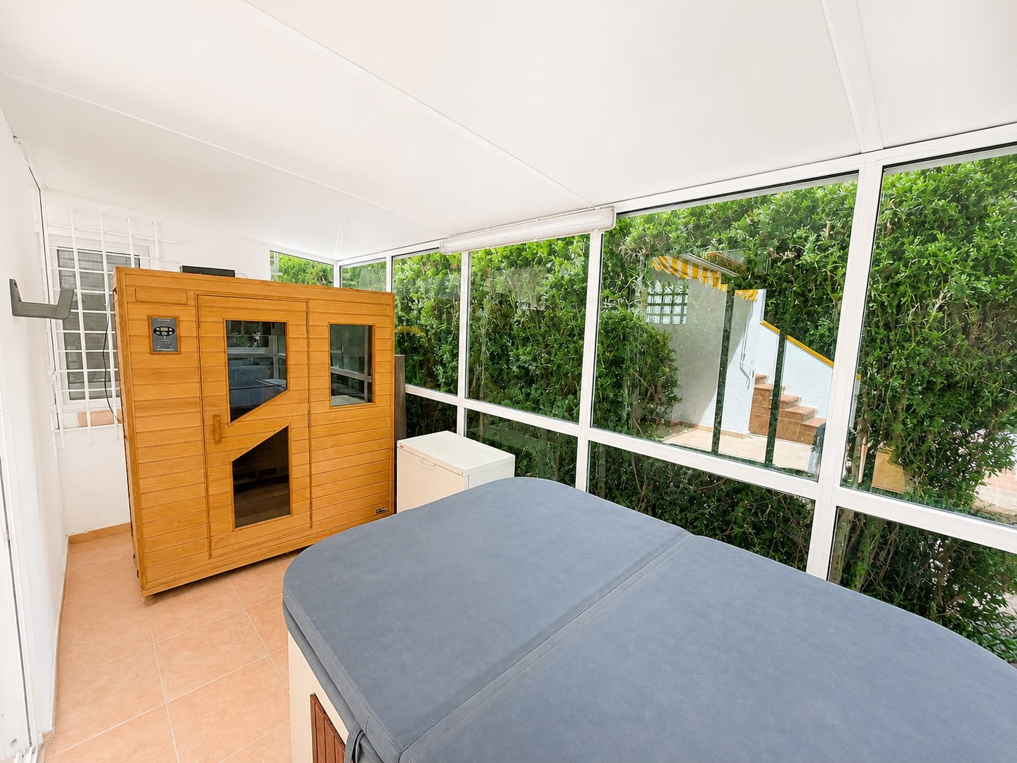 o_1jv8j38d01t7f180gl423oj1p5i3e Villa in Villamartin, Alicante