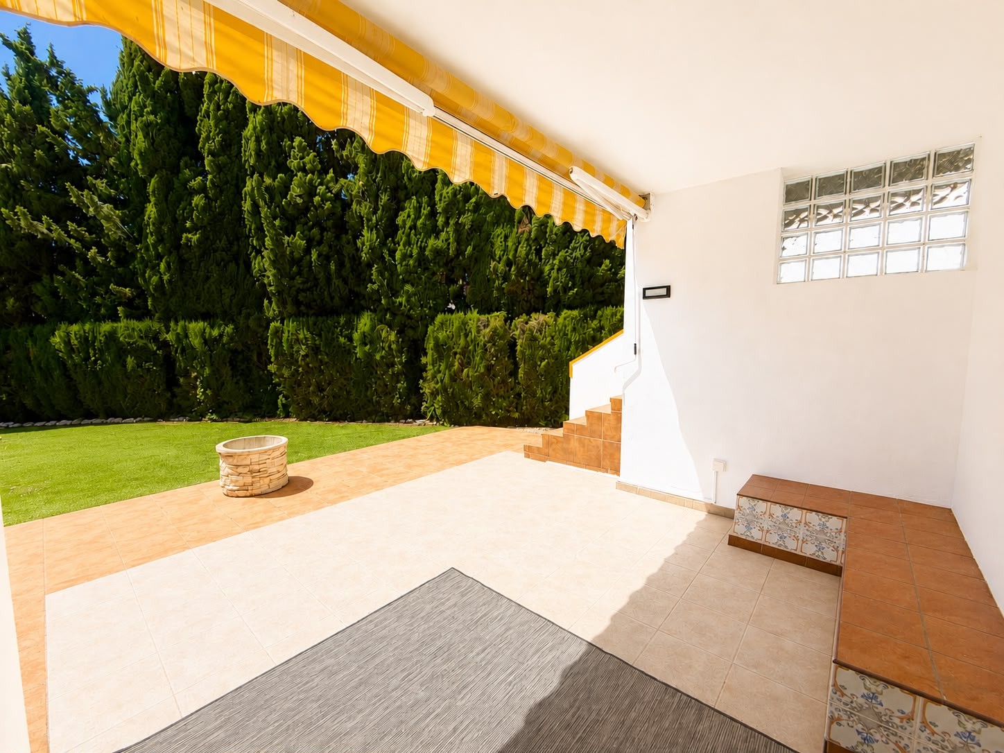 o_1jv8j38d04fdqb2eci1i0d1mi43f Villa in Villamartin, Alicante