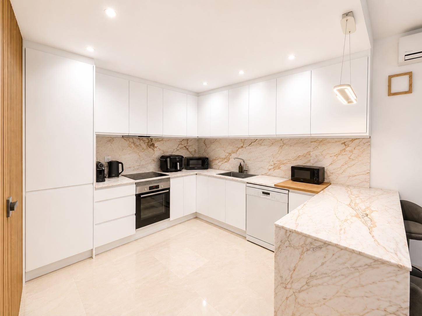 o_1jv8j38d0cqbqr91vevkll1bu02o Villa in Villamartin, Alicante
