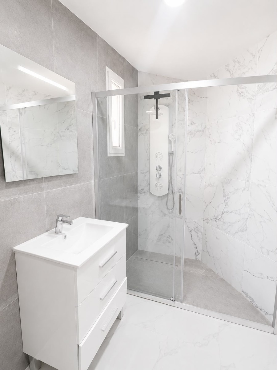 o_1jv8j38d0gpd1u3p5251j0i11mt3h Villa in Villamartin, Alicante