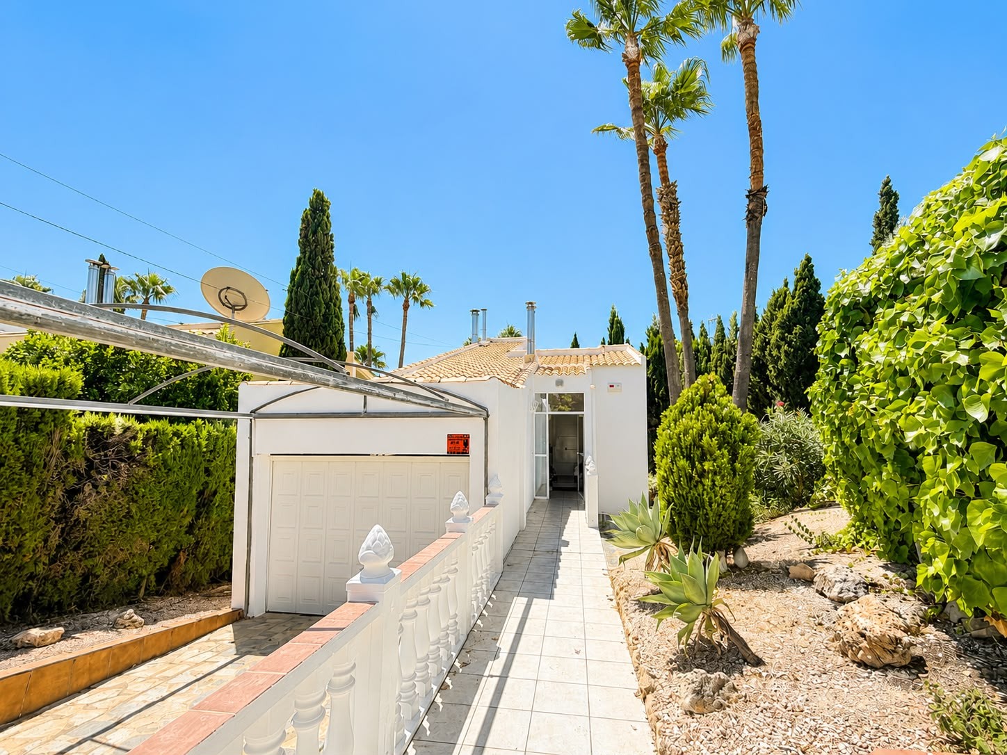 o_1jv8j38d0mhd1h02e1l134jtbn3o Villa in Villamartin, Alicante