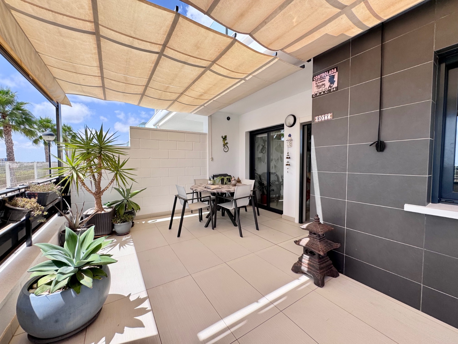 o_1k0i1ptnn14ubq517kn13p01udm4f Town House in Cabo Roig, Alicante