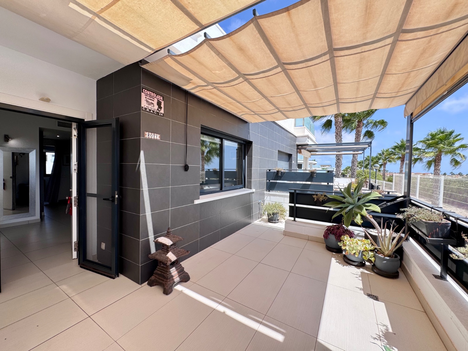 o_1k0i1ptnn1711sluatr1pt11kv74i Town House in Cabo Roig, Alicante