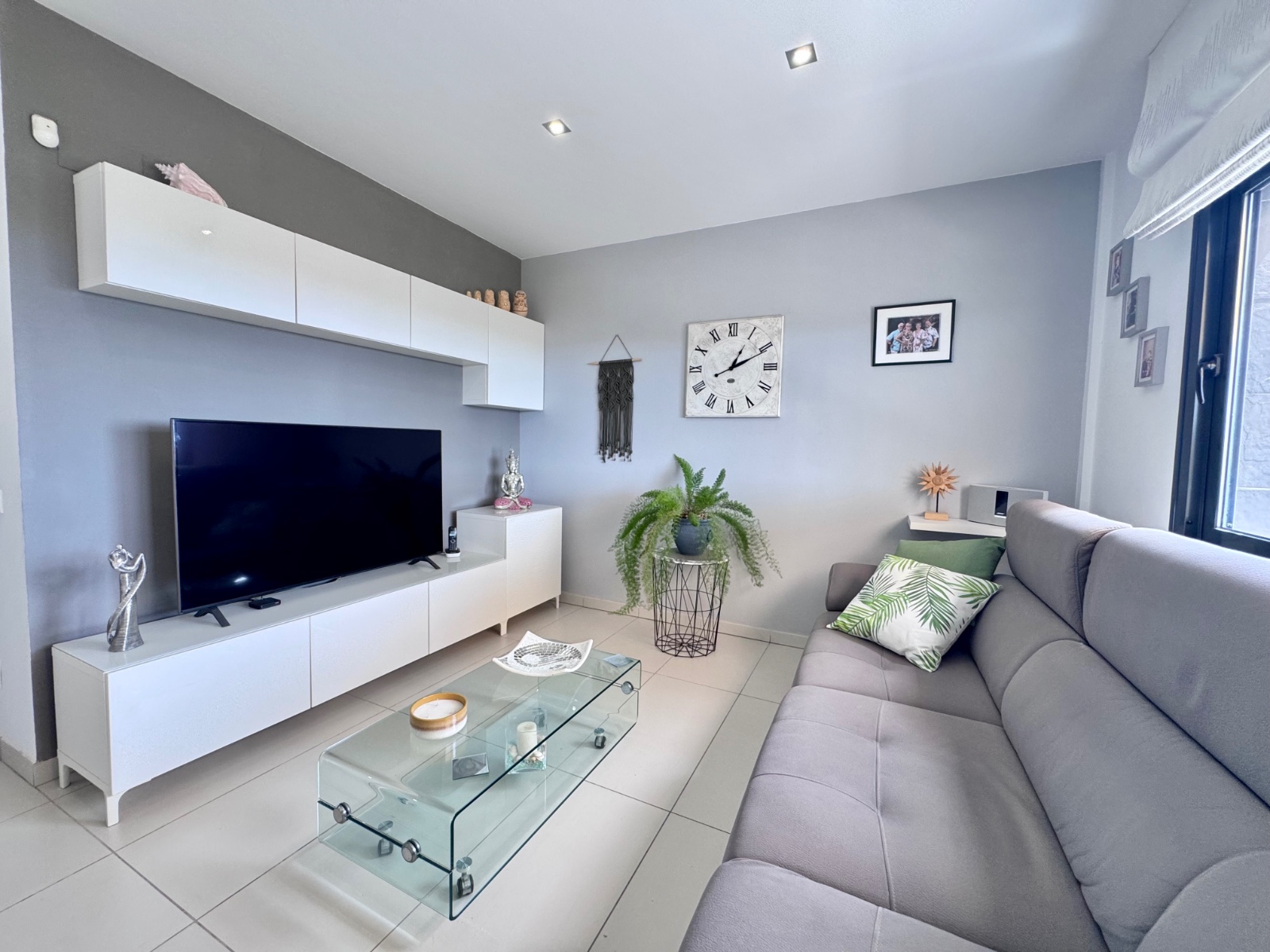 o_1k0i1ptnn1f5ds8v1gq0pfs1bdb3f Town House in Cabo Roig, Alicante
