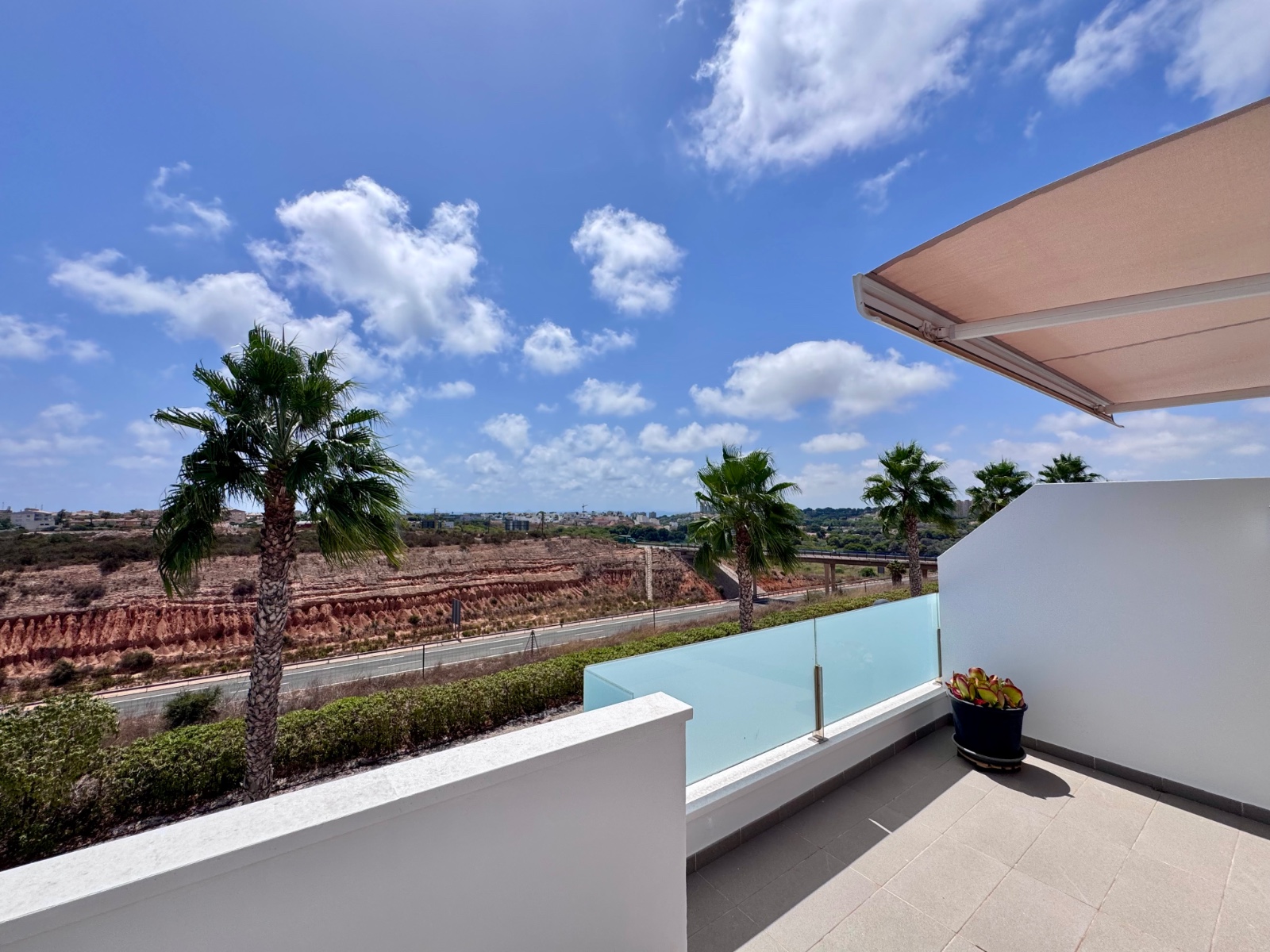 o_1k0i1ptnn1mmm1r0v18a18t919vd45 Town House in Cabo Roig, Alicante