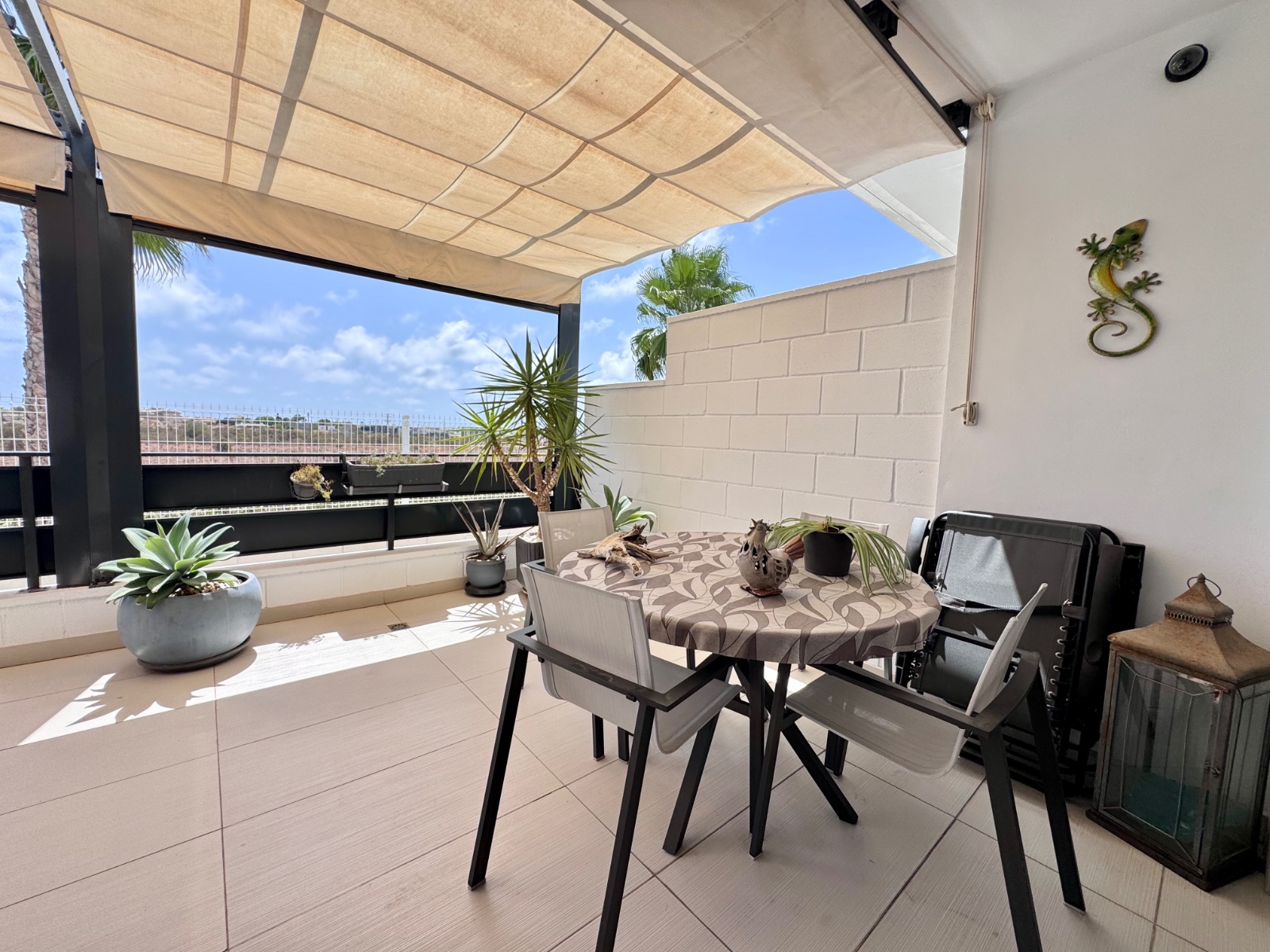 o_1k0i1ptnn6vueahmnn74p13pl4d Town House in Cabo Roig, Alicante