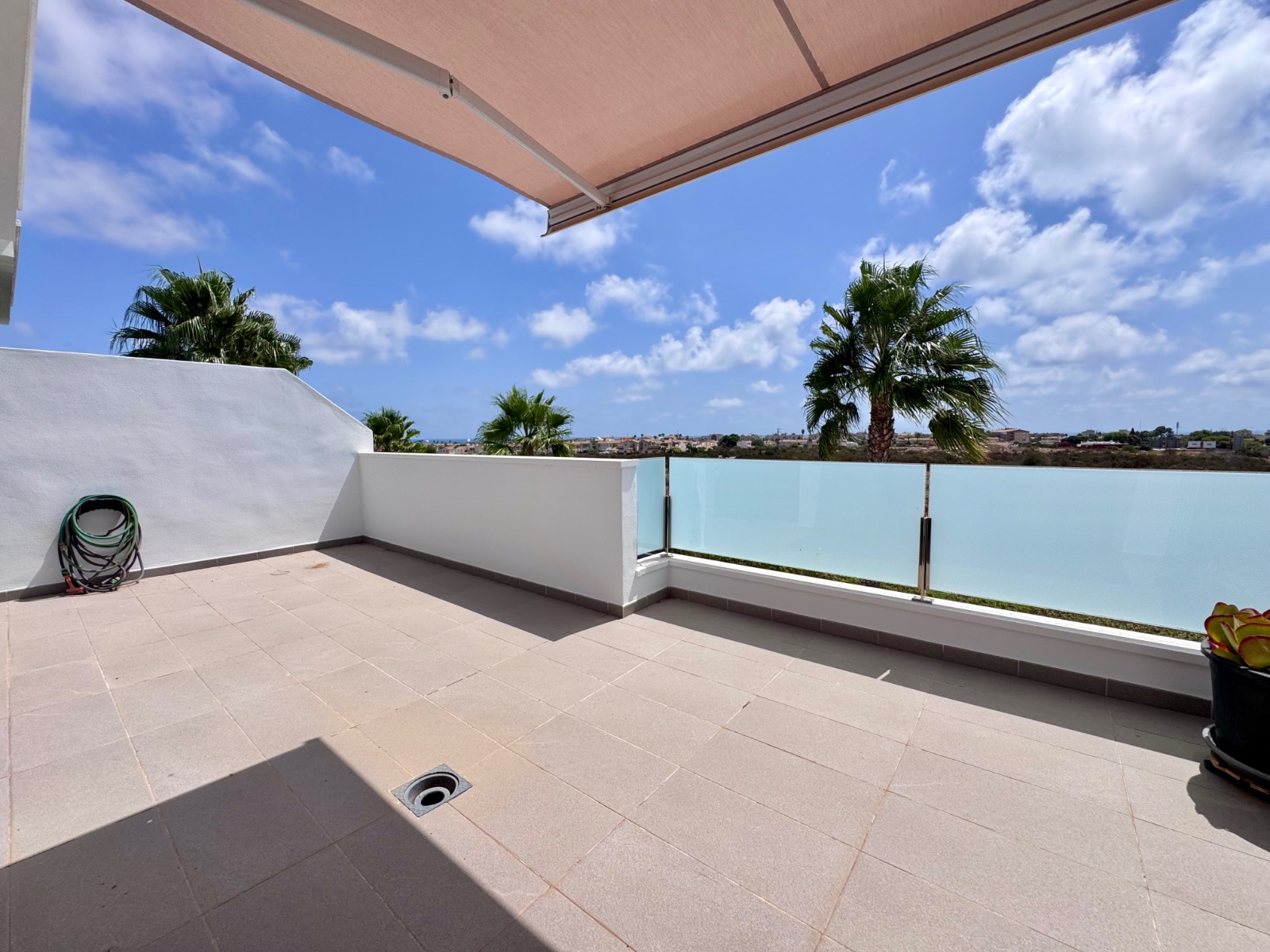 o_1k0i1ptnna7j10oai1kr0i155j41 Town House in Cabo Roig, Alicante