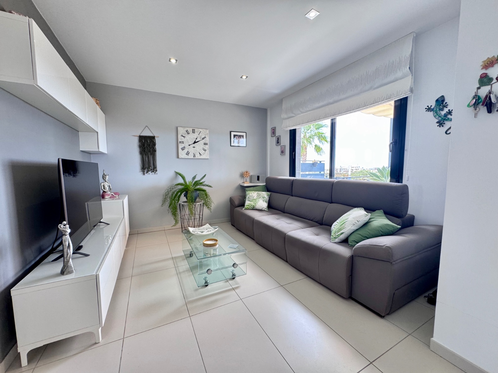 o_1k0i1ptnnlijq8h16lj1sia2ij3e Town House in Cabo Roig, Alicante