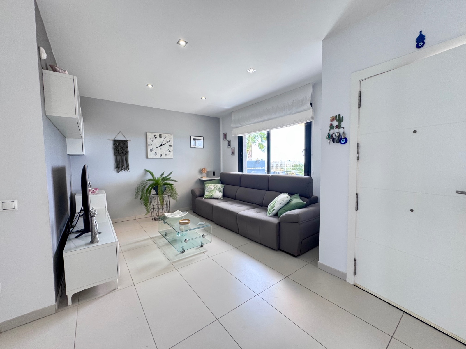 o_1k0i1ptnnmll14bu1o1d1tos2d03d Town House in Cabo Roig, Alicante