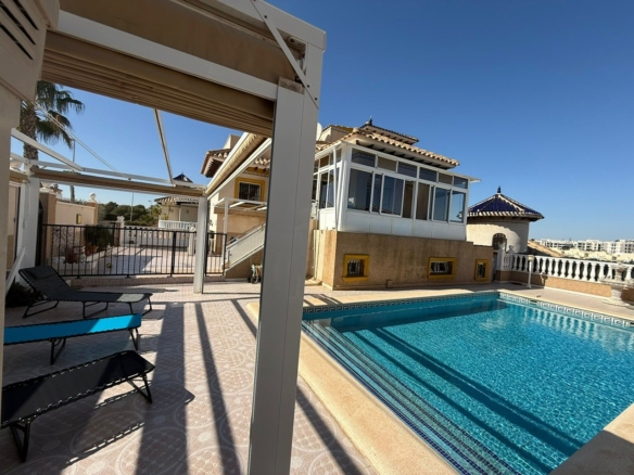 Villa for sale in Orihuela Costa