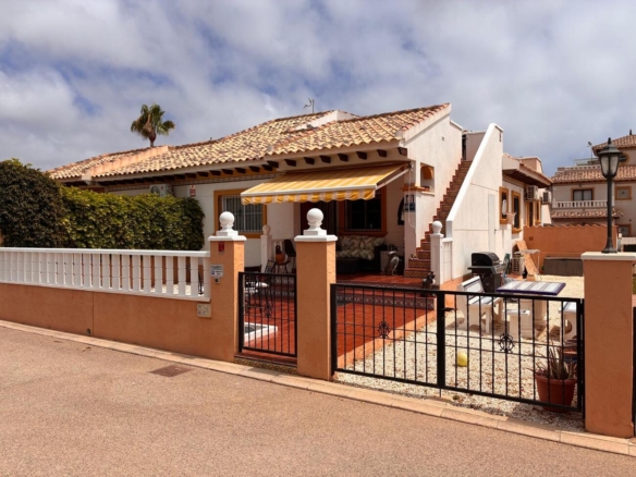 Semi Detached for sale in Lomas de Caboroig