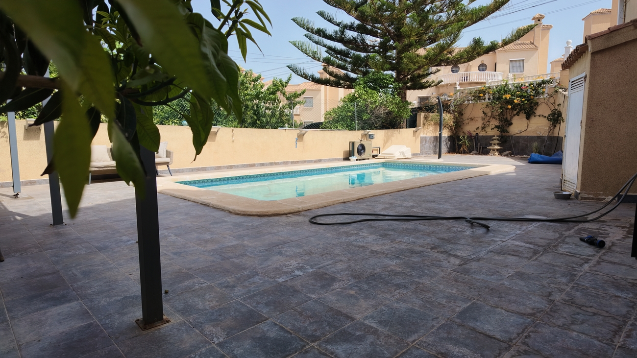 default Villa in Villamartin, Alicante