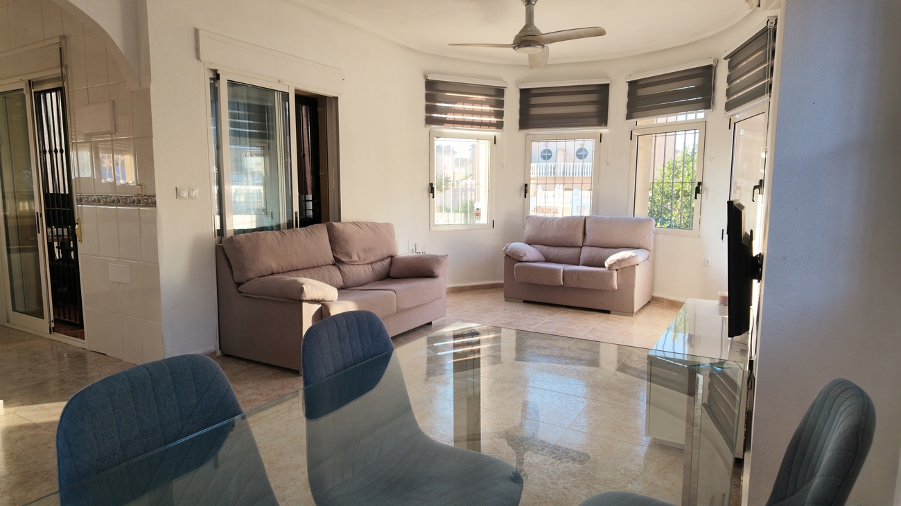 default Villa in Villamartin, Alicante