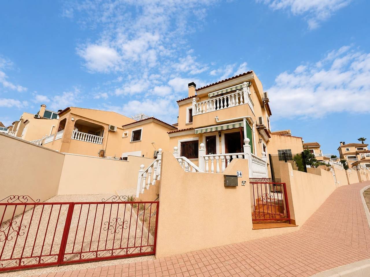 villa-villamartin-spsdx238-1.jpg Villa for sale in Villamartin