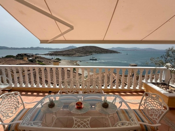Villa for sale in La Manga del Mar Menor