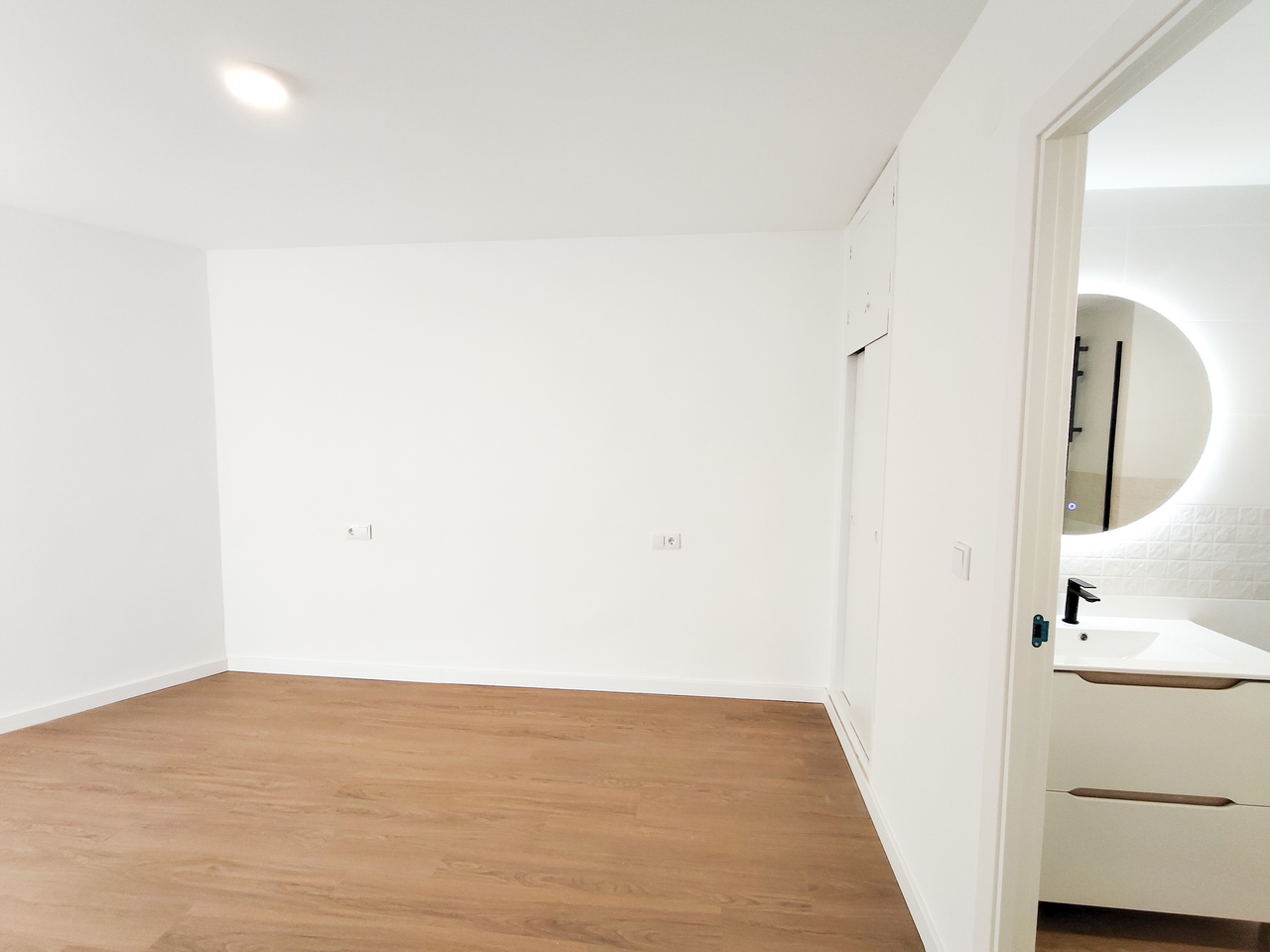 1280