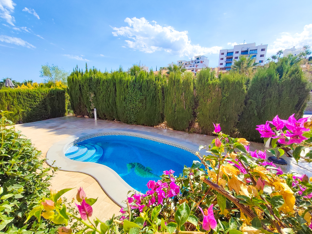 1789629180796_xlarge Villa in Villamartin, Alicante