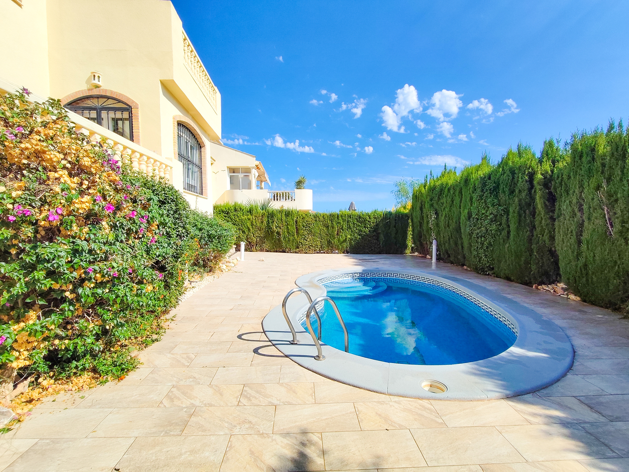 1789629181224_xlarge Villa in Villamartin, Alicante