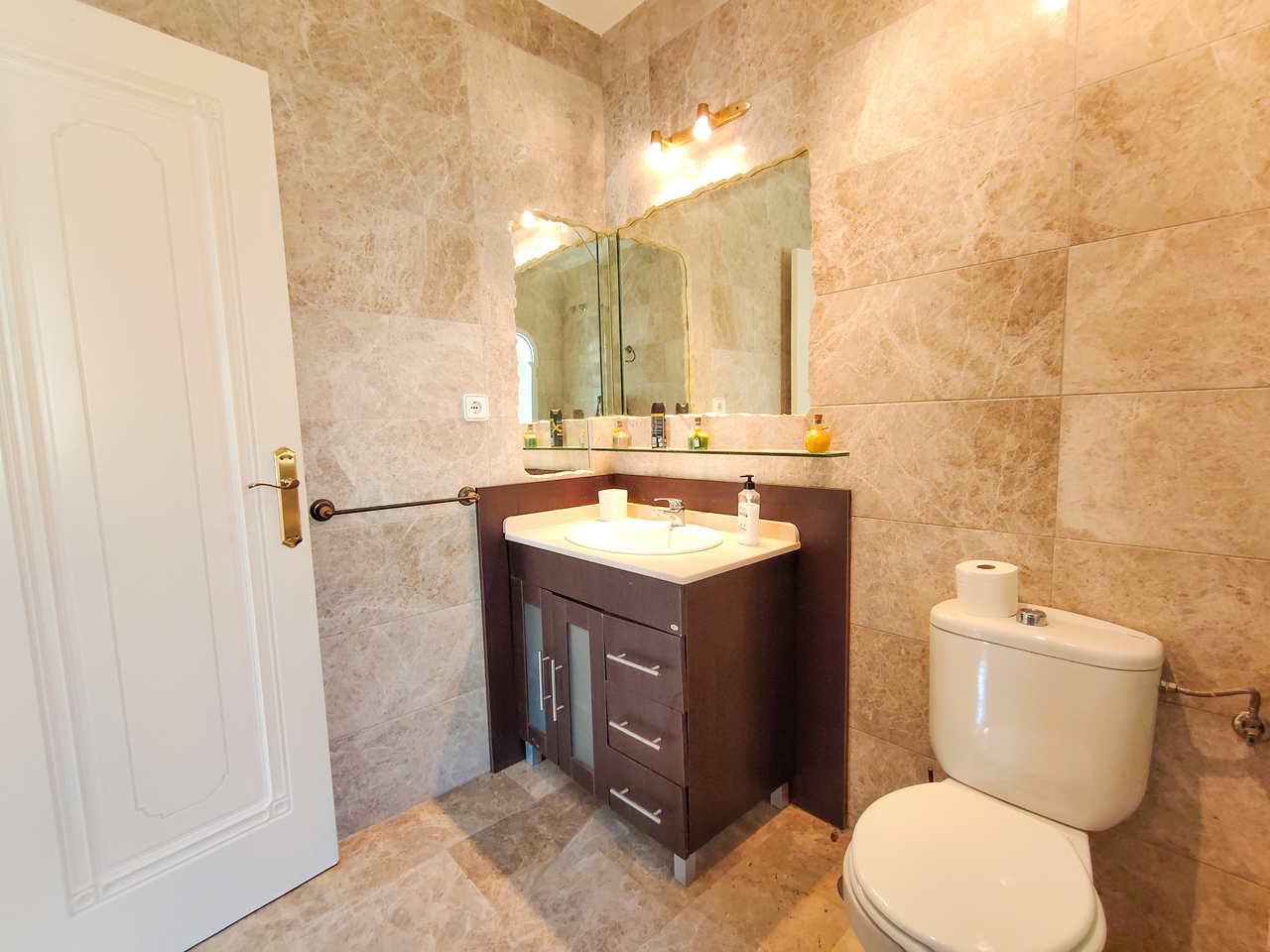 1789629181265_xlarge Villa in Villamartin, Alicante
