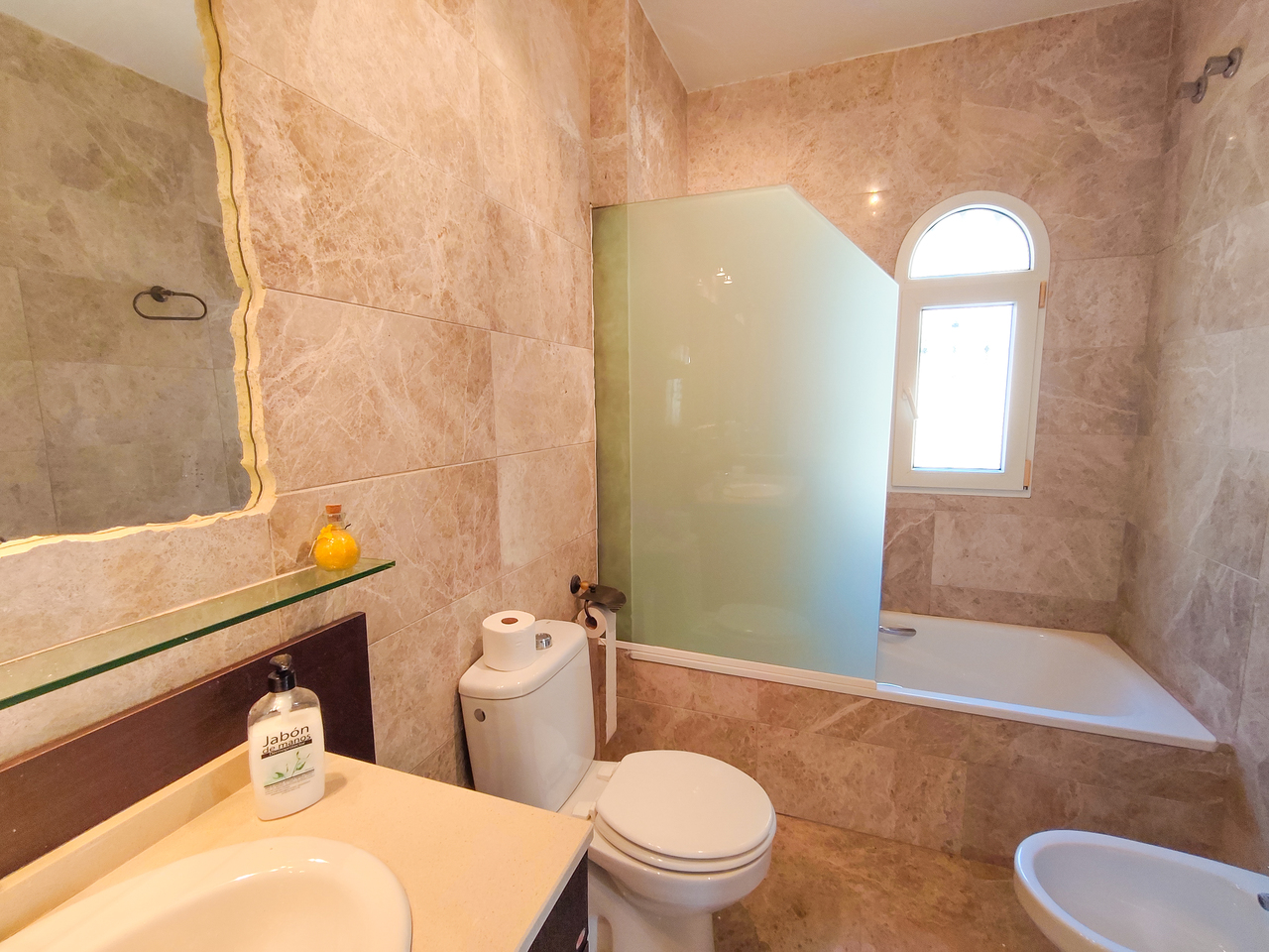 1789629181295_xlarge Villa in Villamartin, Alicante