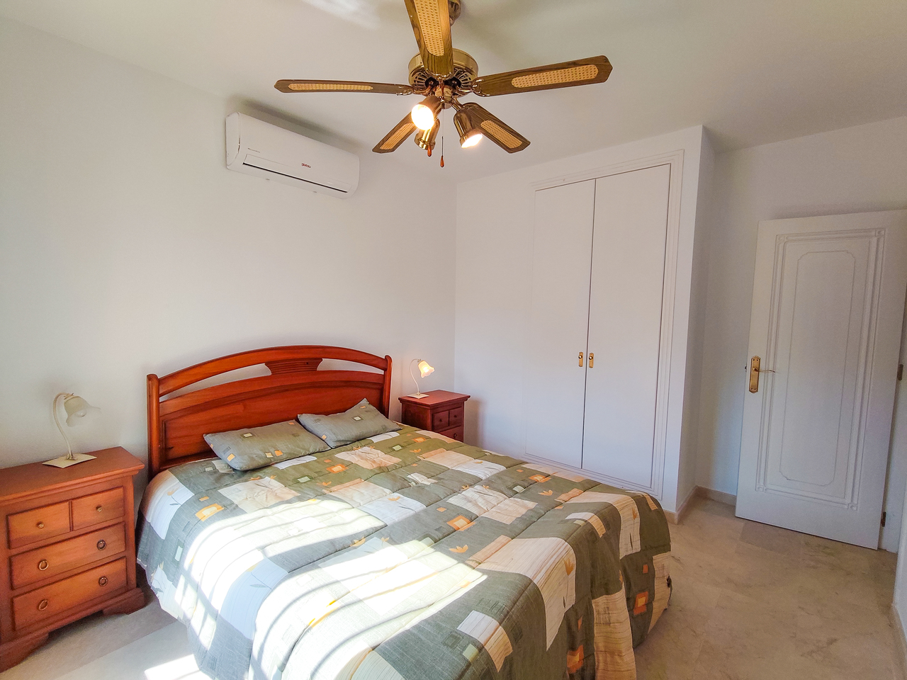 1789629181468_xlarge Villa in Villamartin, Alicante