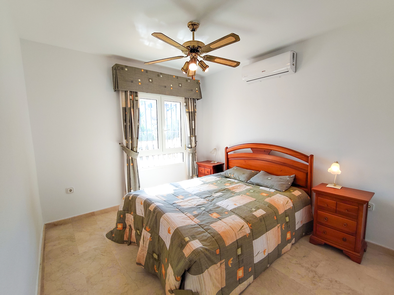 1789629181503_xlarge Villa in Villamartin, Alicante