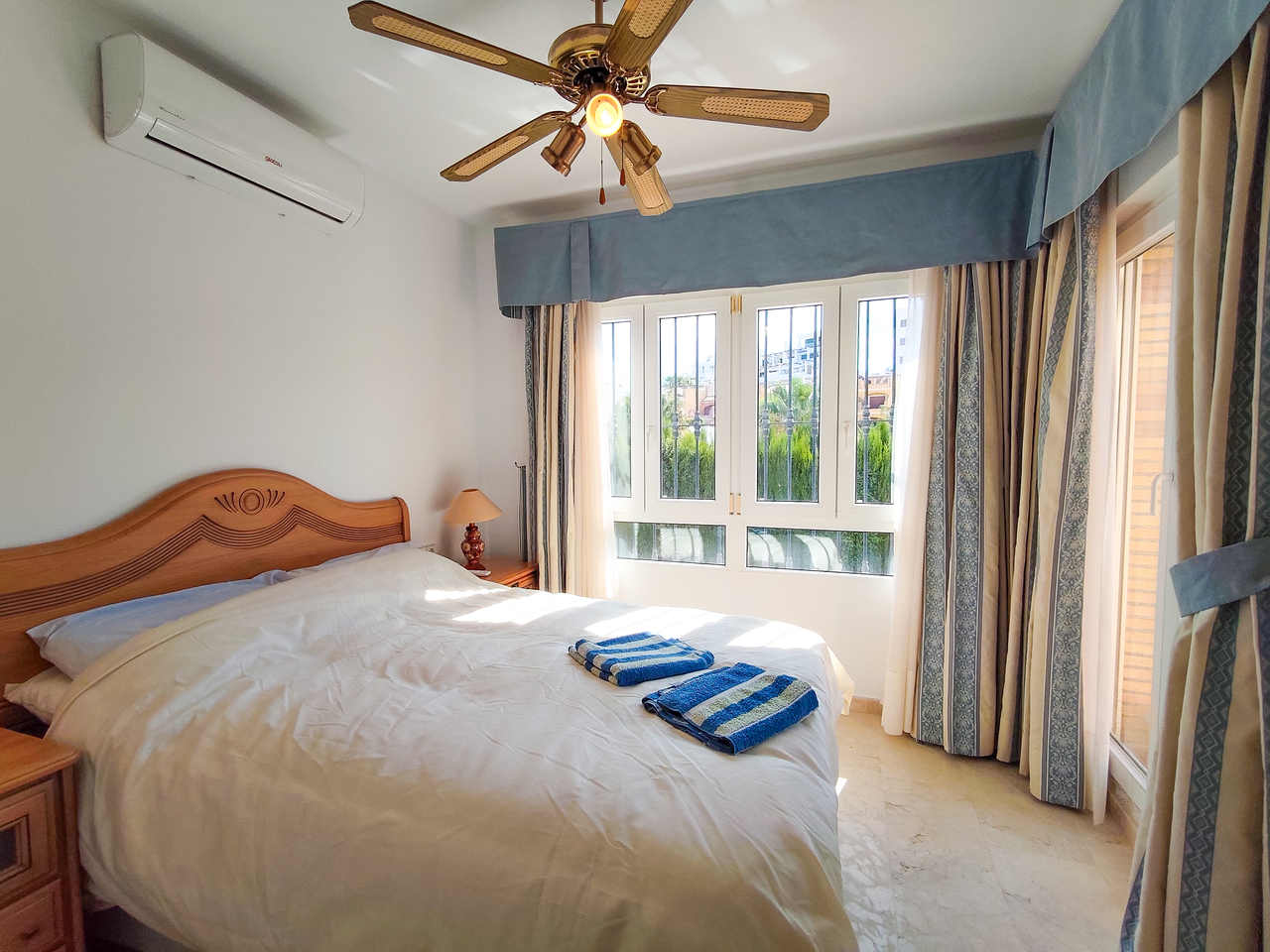 1789629181614_xlarge Villa in Villamartin, Alicante