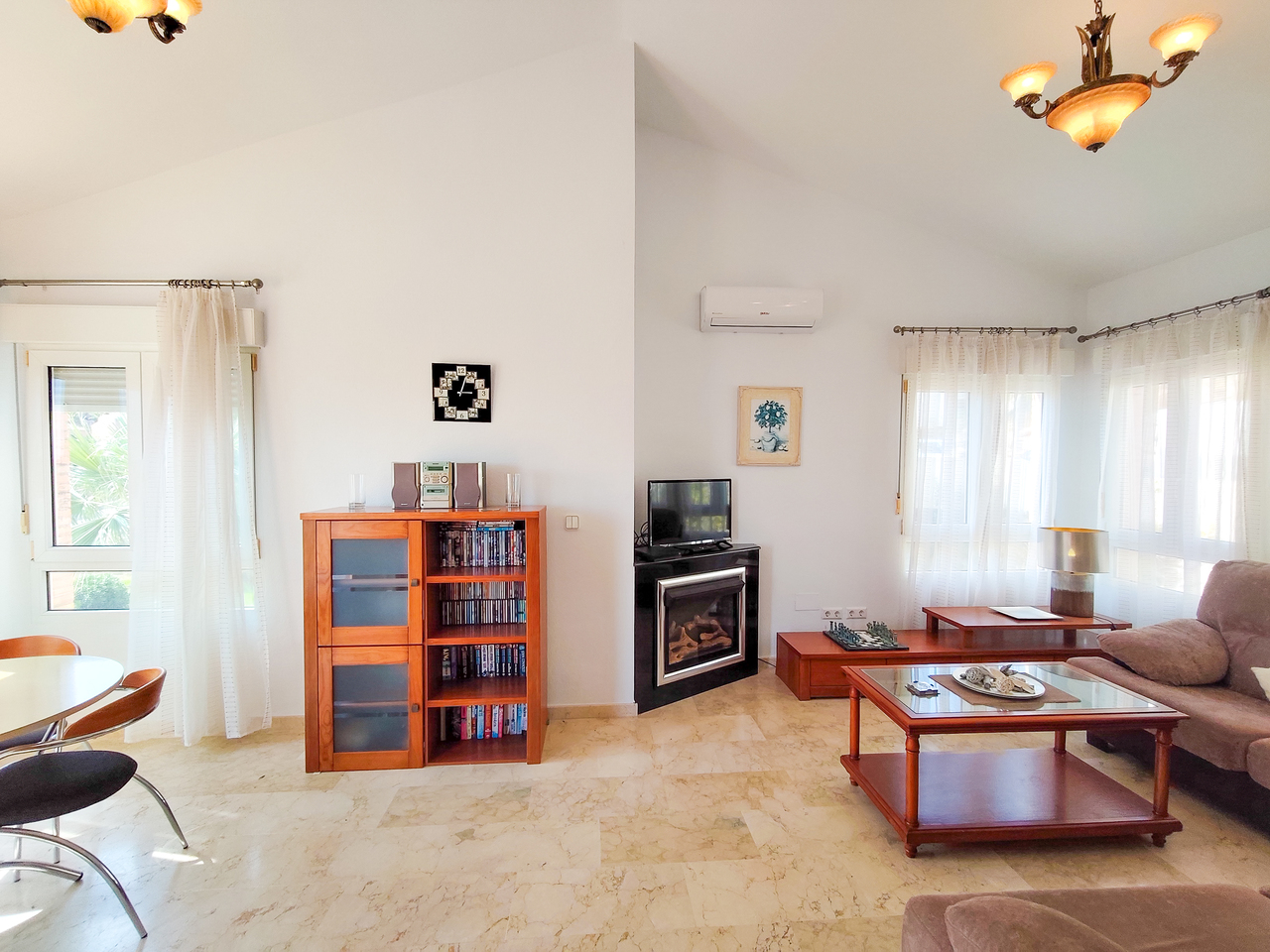 1789629182300_xlarge Villa in Villamartin, Alicante