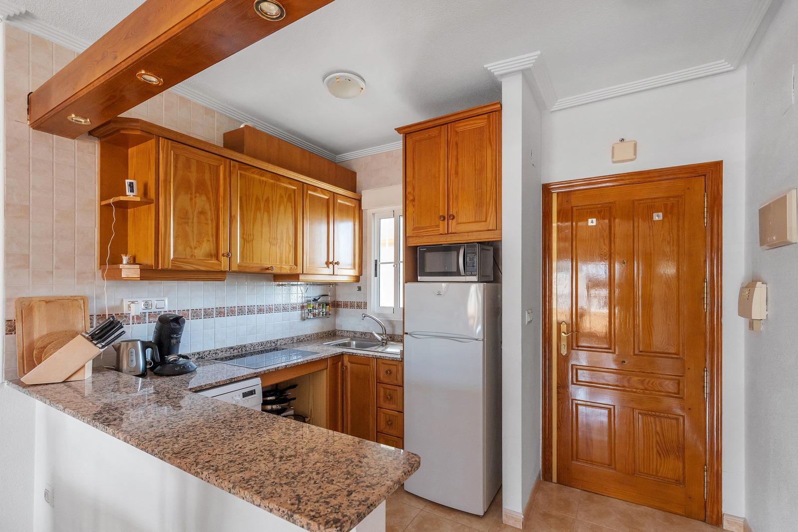 1600