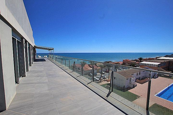 2-4 Penthouse in Guardamar del Segura, Alicante