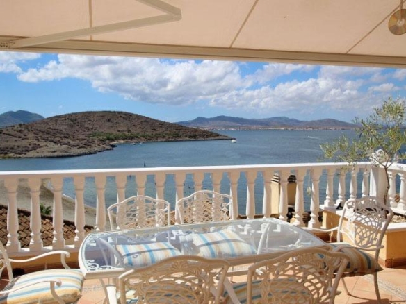 Villa for sale in La Manga del Mar Menor