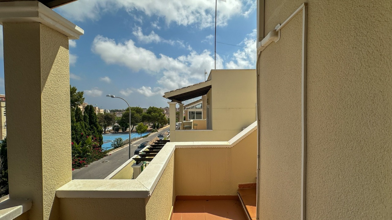 26b114b0945 Villa in Villamartin, Alicante